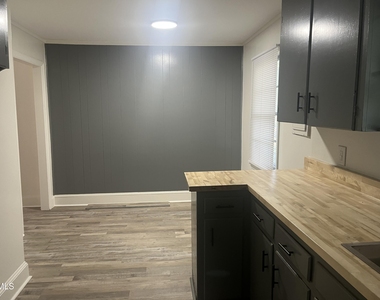 504 Powell Street - Photo Thumbnail 7
