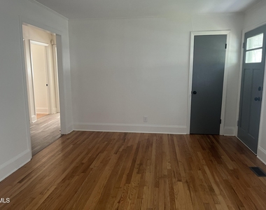 504 Powell Street - Photo Thumbnail 5