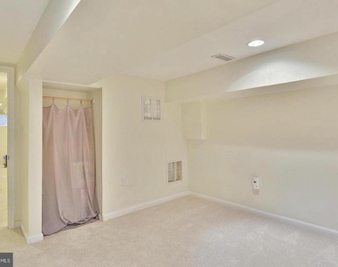 717 Hillsboro Drive - Photo Thumbnail 8