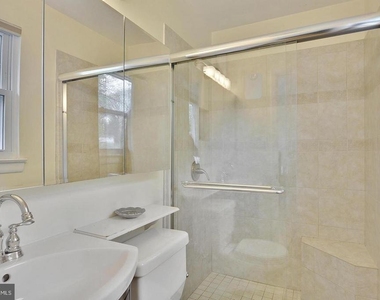 717 Hillsboro Drive - Photo Thumbnail 14