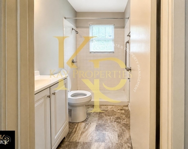 3013 Wedgedale Avenue - Photo Thumbnail 11
