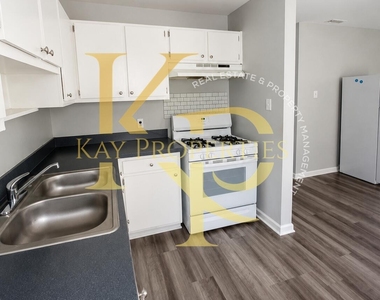 3013 Wedgedale Avenue - Photo Thumbnail 6