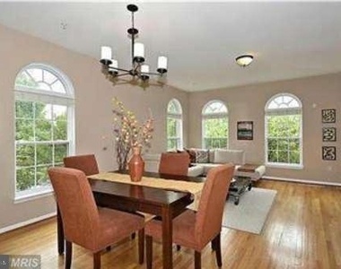 715 Pleasant Drive - Photo Thumbnail 6