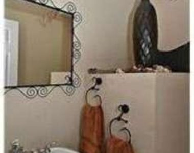 715 Pleasant Drive - Photo Thumbnail 13