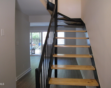 220 Elizabeth Street - Photo Thumbnail 1