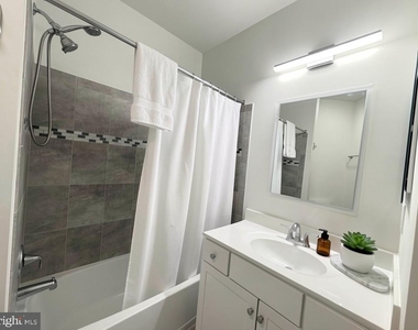 3835 Doc Berlin Drive - Photo Thumbnail 11