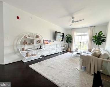 3835 Doc Berlin Drive - Photo Thumbnail 4