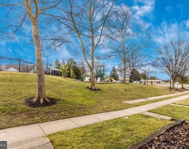 18917 Highstream Drive - Photo Thumbnail 3
