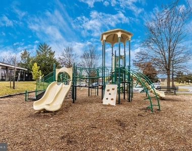 18917 Highstream Drive - Photo Thumbnail 22