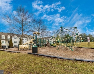 18917 Highstream Drive - Photo Thumbnail 23