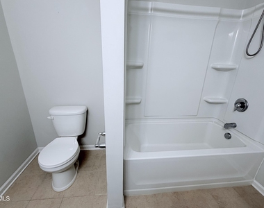 210 Hamlet Place - Photo Thumbnail 16
