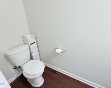 210 Hamlet Place - Photo Thumbnail 7