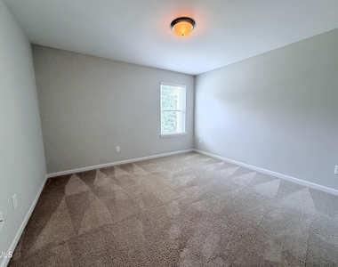210 Hamlet Place - Photo Thumbnail 15