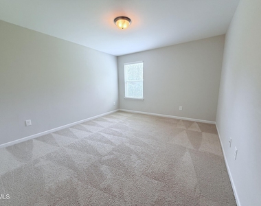 210 Hamlet Place - Photo Thumbnail 14