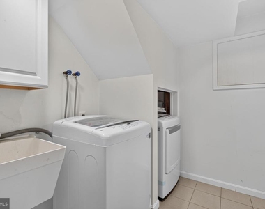 6905 Stonewood Court - Photo Thumbnail 16