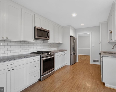 6905 Stonewood Court - Photo Thumbnail 4