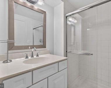 6905 Stonewood Court - Photo Thumbnail 17