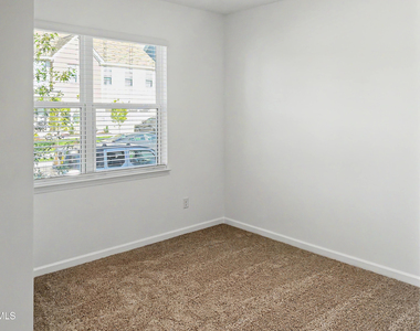 1404 Jasmine View Way - Photo Thumbnail 16