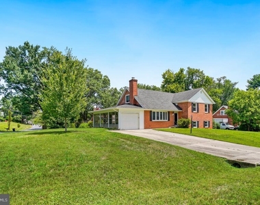 500 Derrydown Lane - Photo Thumbnail 1