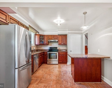 500 Derrydown Lane - Photo Thumbnail 20