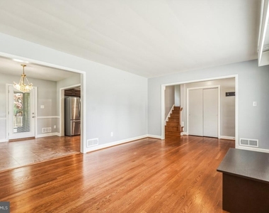 500 Derrydown Lane - Photo Thumbnail 4