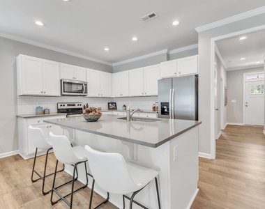 1706 Ballard Drive - Photo Thumbnail 18
