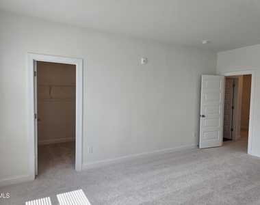 109 Ailey Brook Way - Photo Thumbnail 13