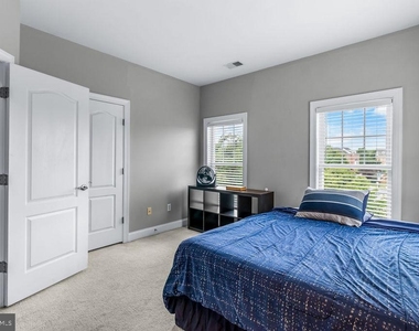 9701 Mossy Bark Lane - Photo Thumbnail 38
