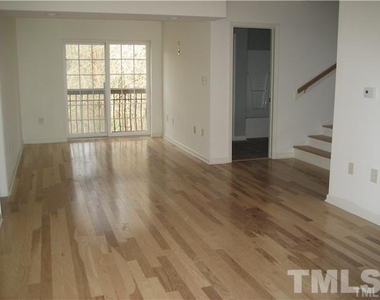 720 Bilyeu Street - Photo Thumbnail 2