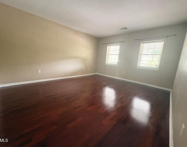 720 Bilyeu Street - Photo Thumbnail 14
