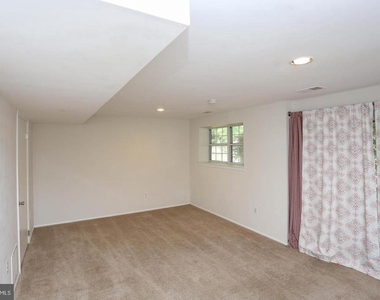 4710 Leyden Way - Photo Thumbnail 16