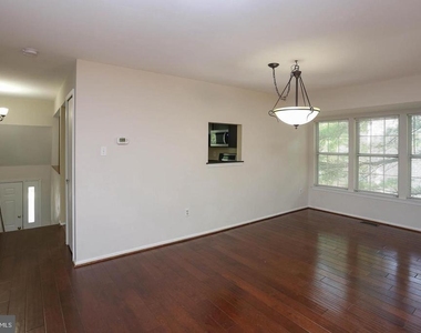 4710 Leyden Way - Photo Thumbnail 6