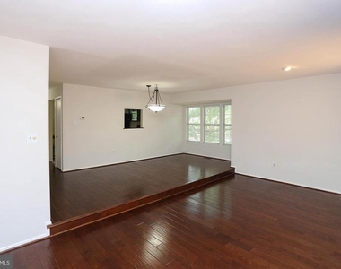 4710 Leyden Way - Photo Thumbnail 8