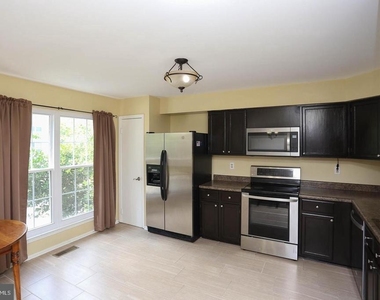 4710 Leyden Way - Photo Thumbnail 3