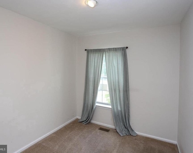 4710 Leyden Way - Photo Thumbnail 11