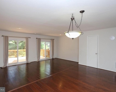 4710 Leyden Way - Photo Thumbnail 7
