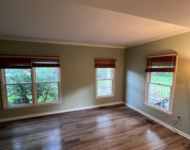 8686 Manahan Drive - Photo Thumbnail 1