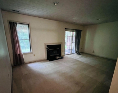 8686 Manahan Drive - Photo Thumbnail 2