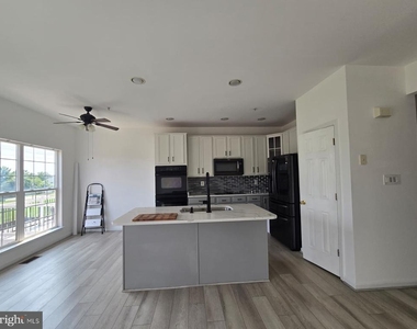 5808 Mercantile Drive W - Photo Thumbnail 10
