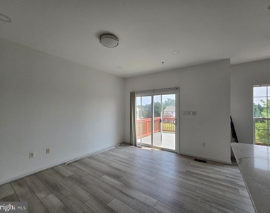 5808 Mercantile Drive W - Photo Thumbnail 14