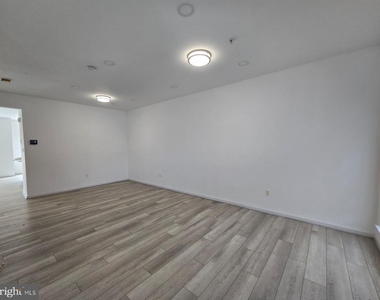 5808 Mercantile Drive W - Photo Thumbnail 5