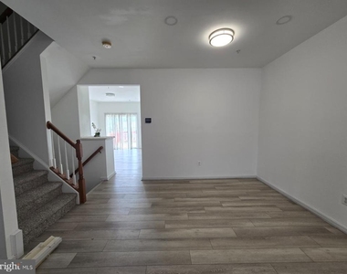 5808 Mercantile Drive W - Photo Thumbnail 6