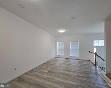 5808 Mercantile Drive W - Photo Thumbnail 7