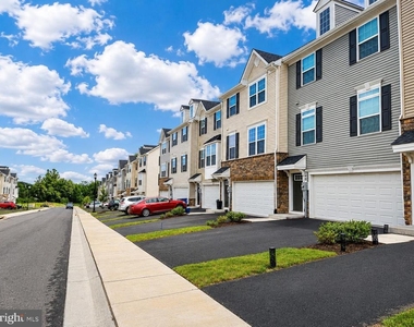 340 Paca Gardens Lane - Photo Thumbnail 3