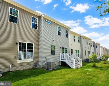 340 Paca Gardens Lane - Photo Thumbnail 6