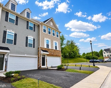 340 Paca Gardens Lane - Photo Thumbnail 4