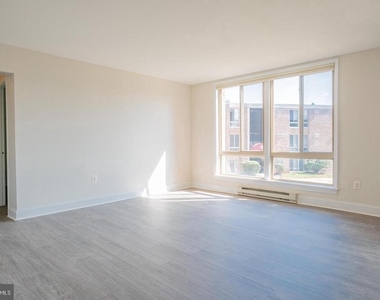 501 Prospect Boulevard - Photo Thumbnail 5
