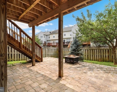 1942 Crossing Stone Court - Photo Thumbnail 15