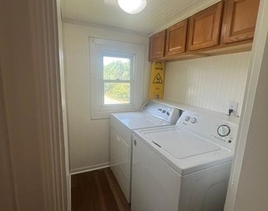 306 Dorsey Avenue - Photo Thumbnail 10