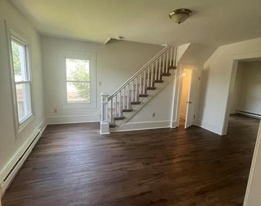 306 Dorsey Avenue - Photo Thumbnail 5